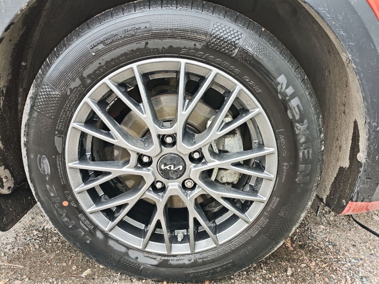 Купити резина Kia Niro 