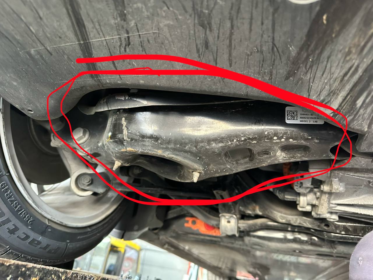 Купити ричаг під пружину Tesla Model Y 