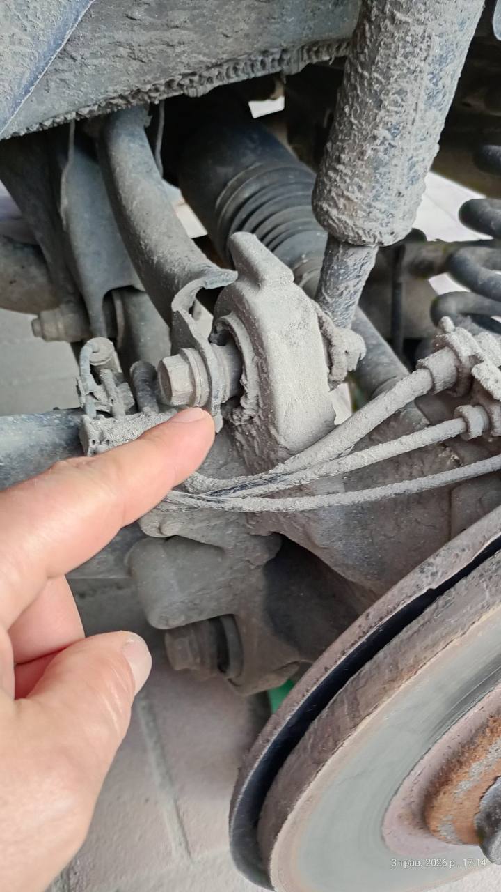 Купити саленблок задній ліва сторона Jeep 