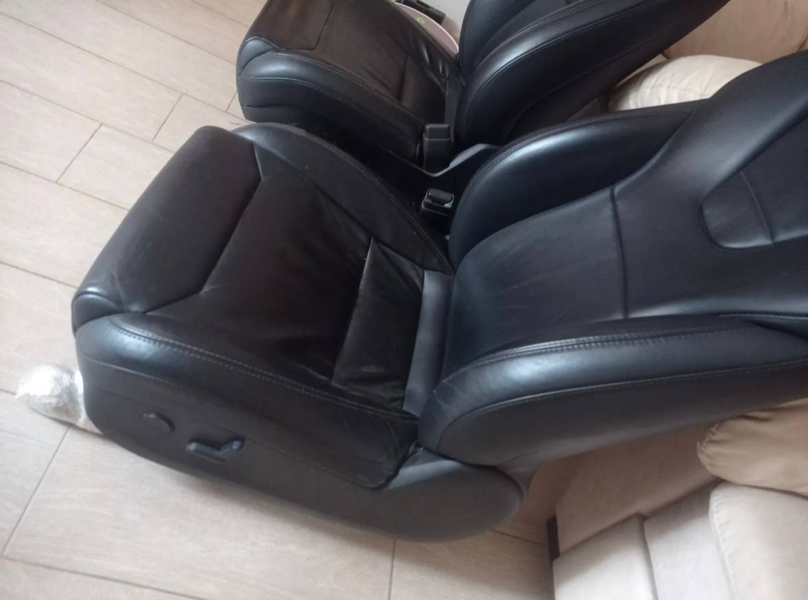 Купити салон Tesla Model S 
