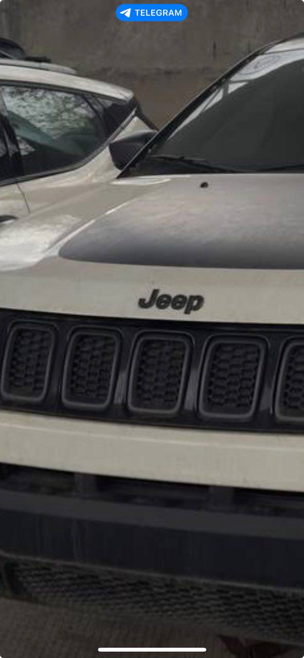 Купити шильдик Jeep Compass 