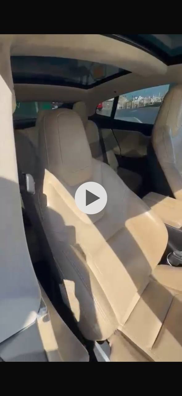Купити сідушка водія Tesla Model S 2015 р. 