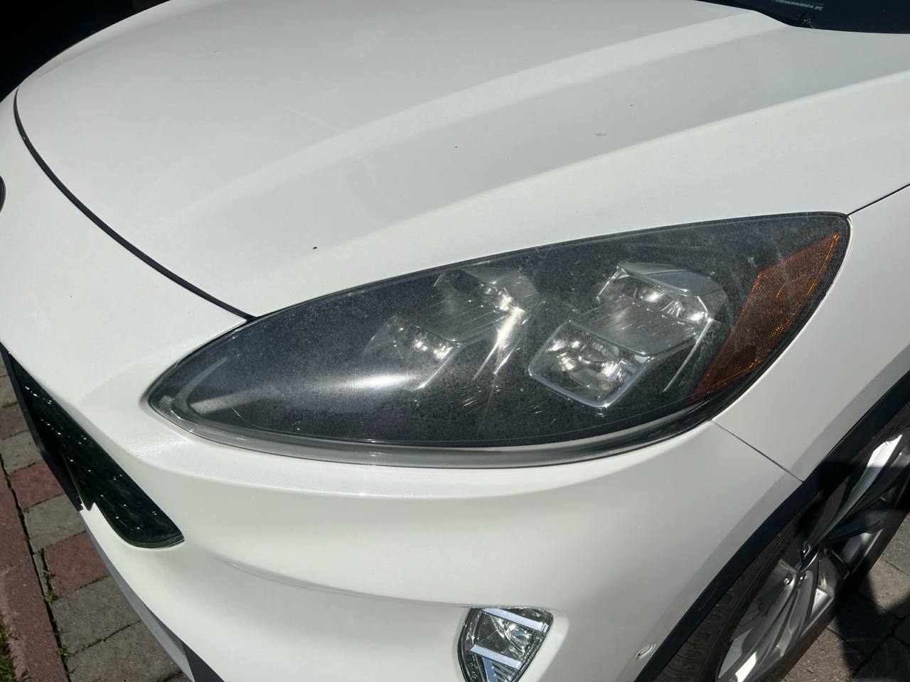 Купити скло Ford Escape 
