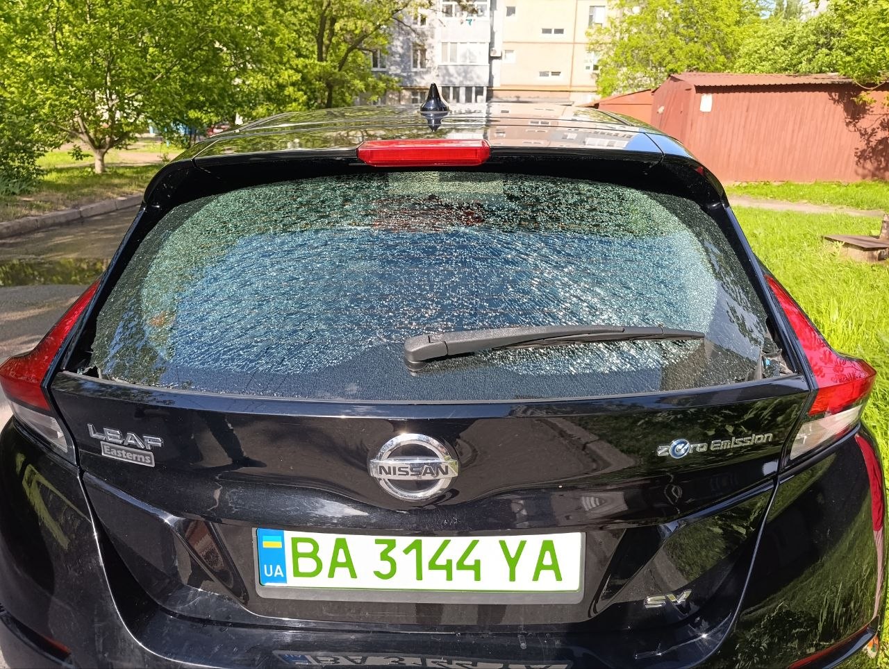 Купити скло задньої ляди багажника Nissan Leaf 2020 р. 