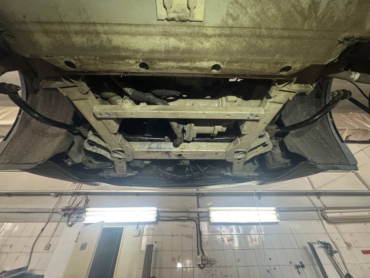Купити стабілізатор Tesla Model X 2019 р. 