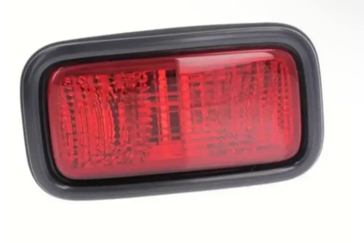 Купити туманка задню ліву Mitsubishi 