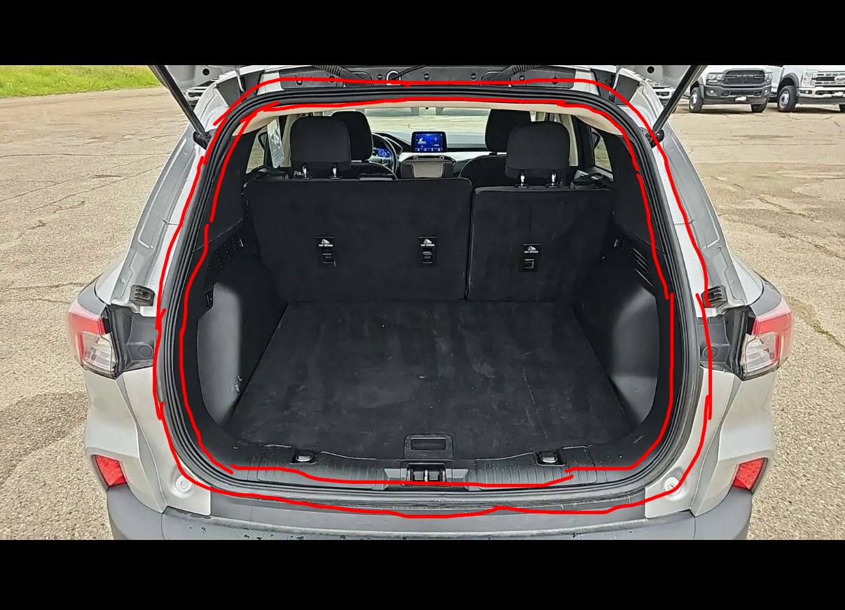 Купити ущільнювач отвору багажника Ford Escape 2020 р. 