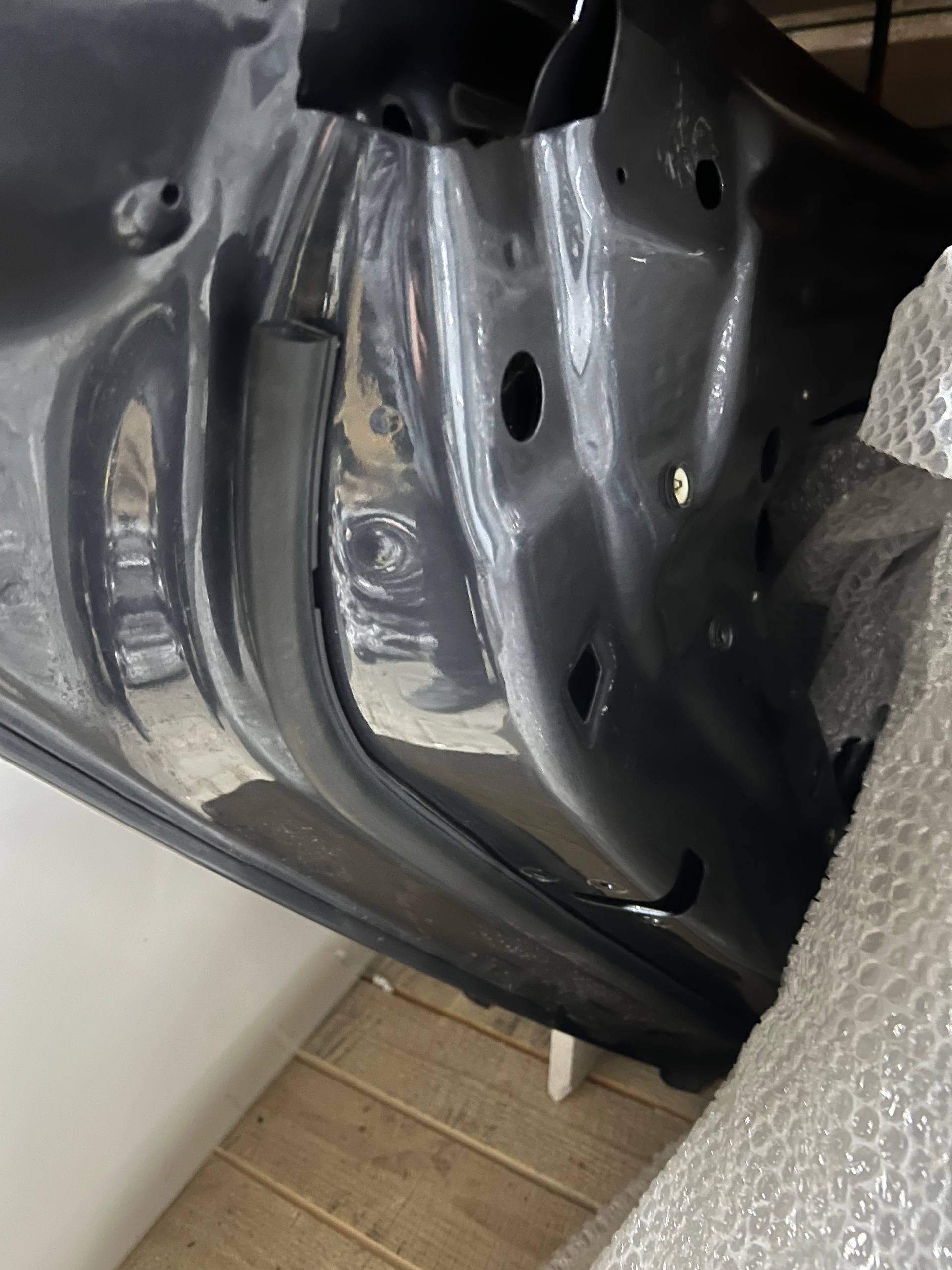 Купити ущільнювач Tesla Model 3 