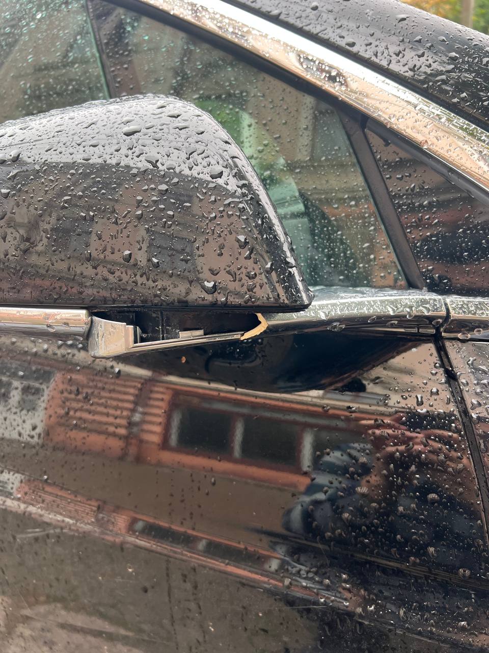 Купити верхня накладка правого дзеркала Tesla Model X 