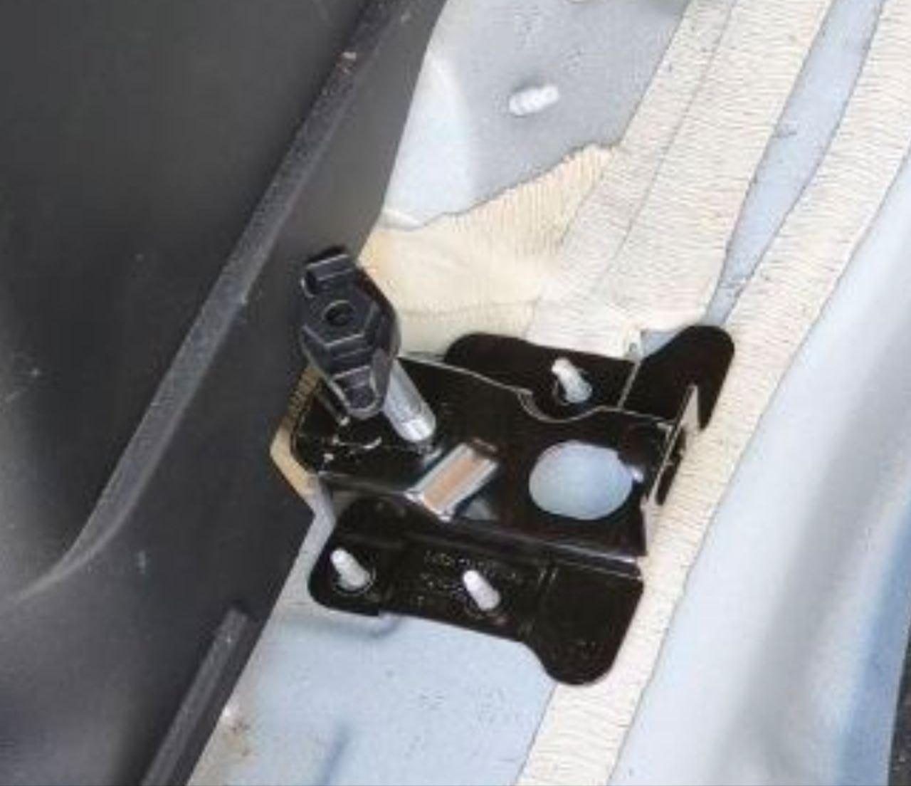 Купити винт Ford Escape 