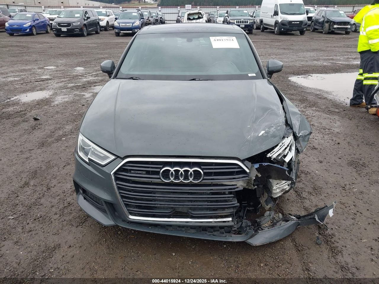 Купити водійська частина бампера Audi A3 Sline 