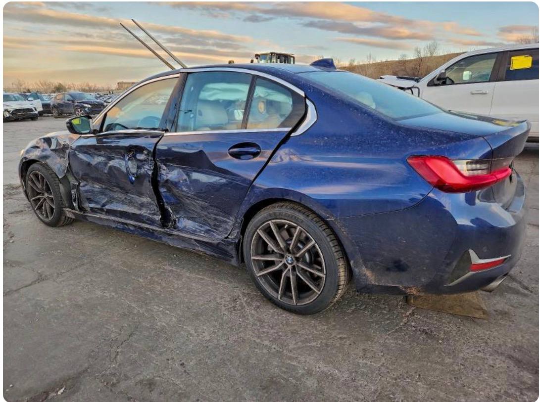 Купити задні ліві двері BMW 3 Series GT 