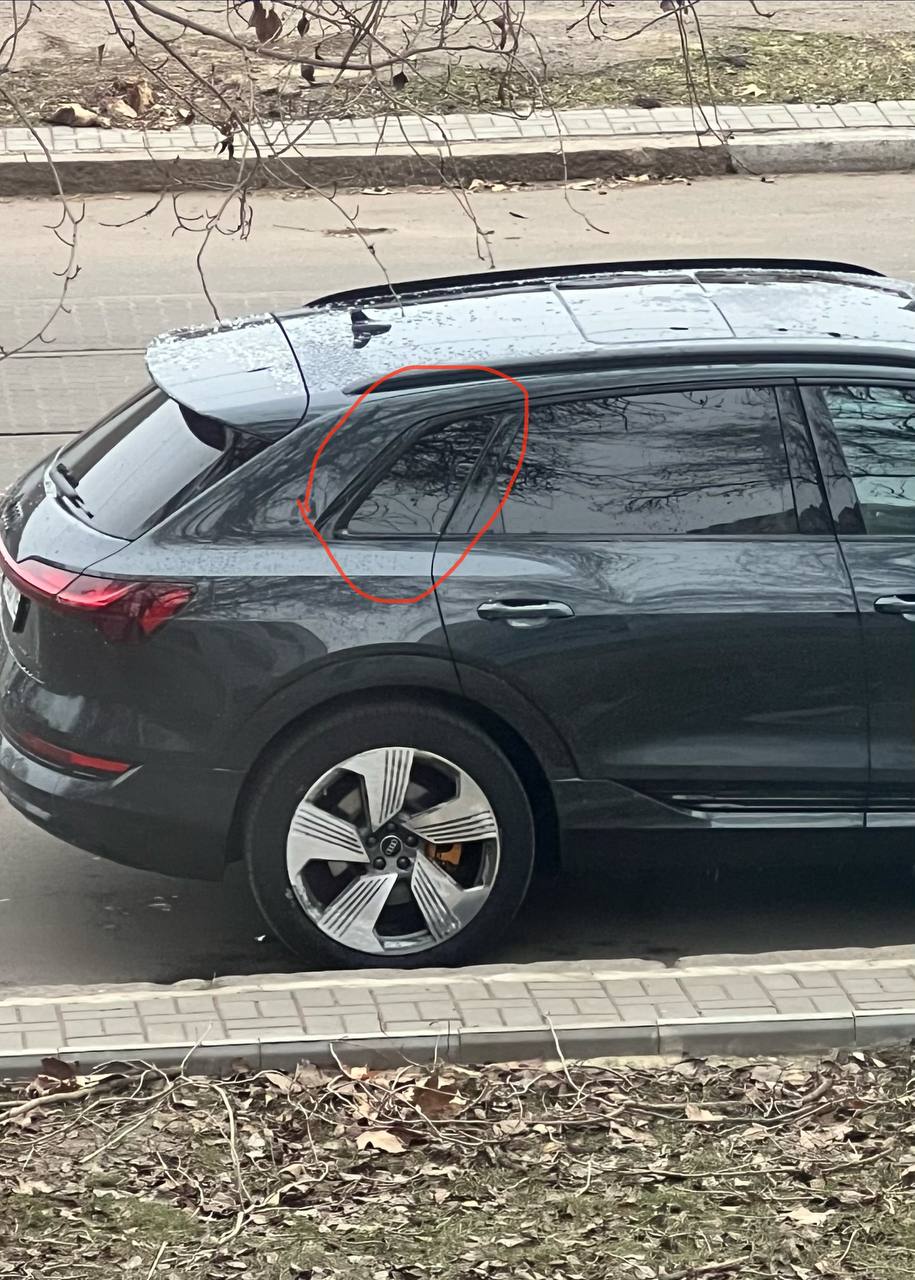Купити заднє бокове скло Audi A3 e-tron 