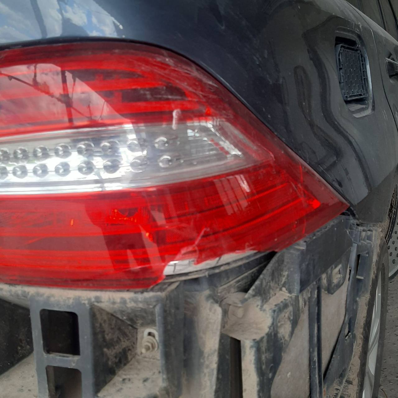 Купити задній ліхтар Mercedes-Benz 2013 р. 