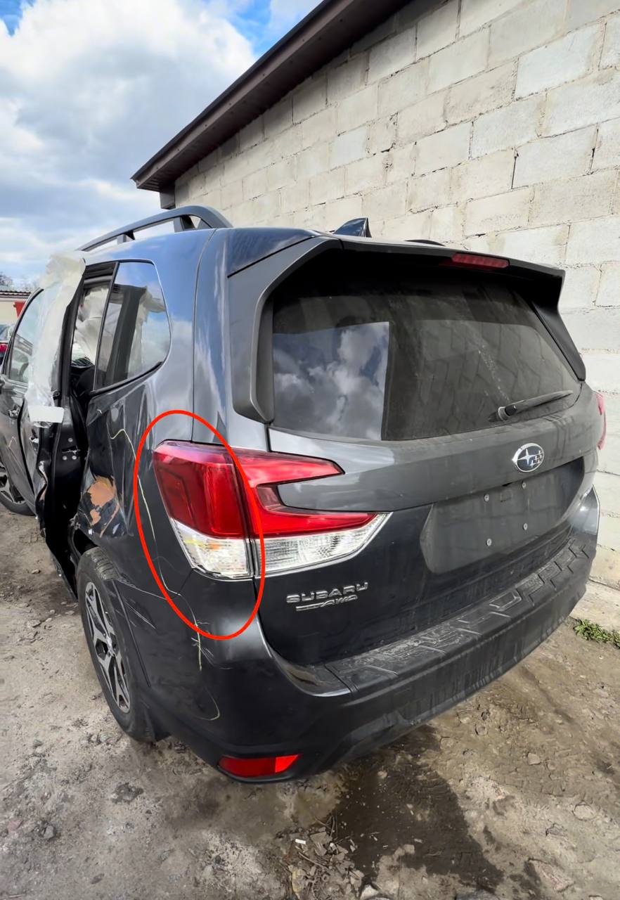 Купити задній лівий стоп Subaru Forester 