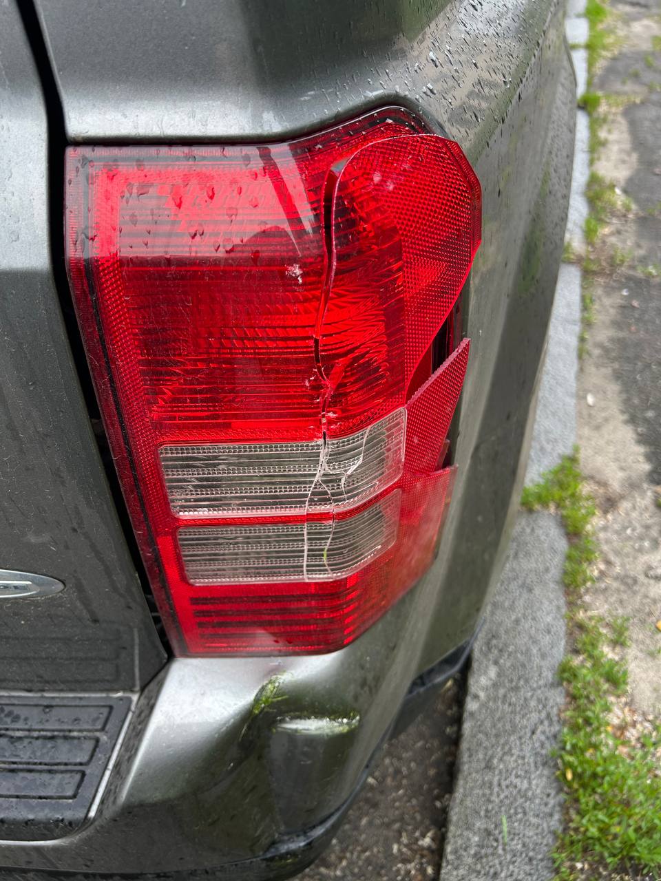 Купити задній правий фонарь Jeep Patriot 2014 р. 
