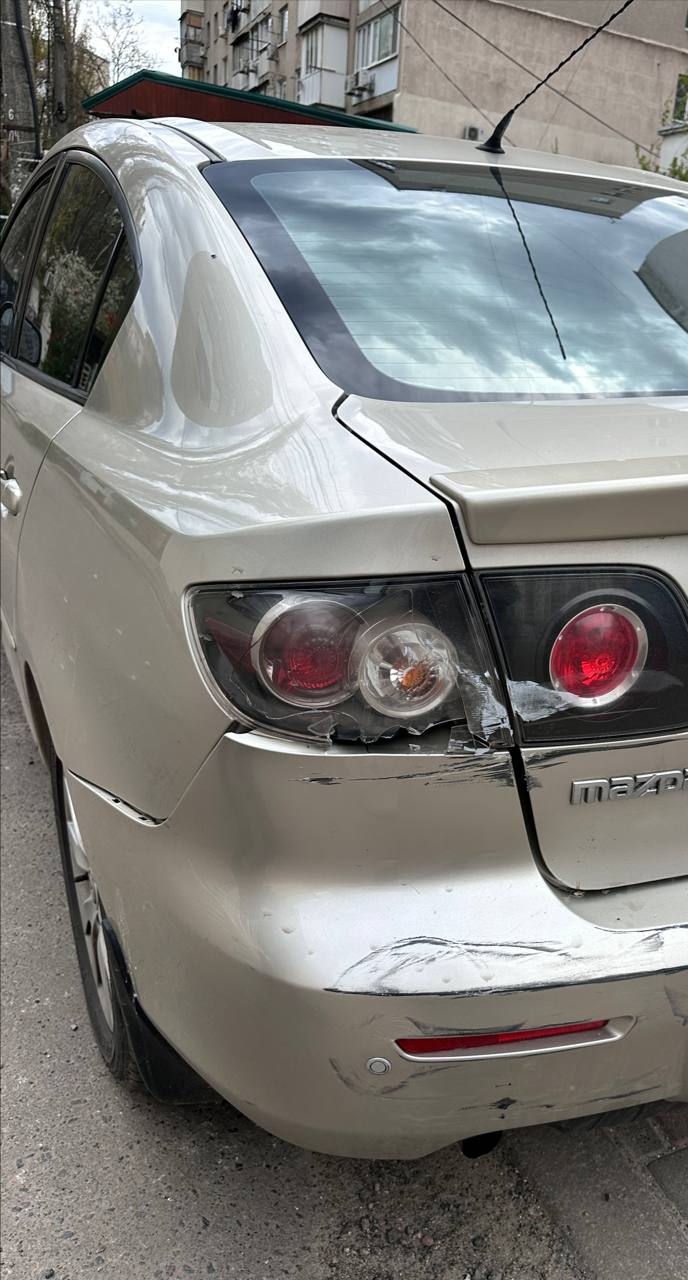 Купити задній стоп Mazda 