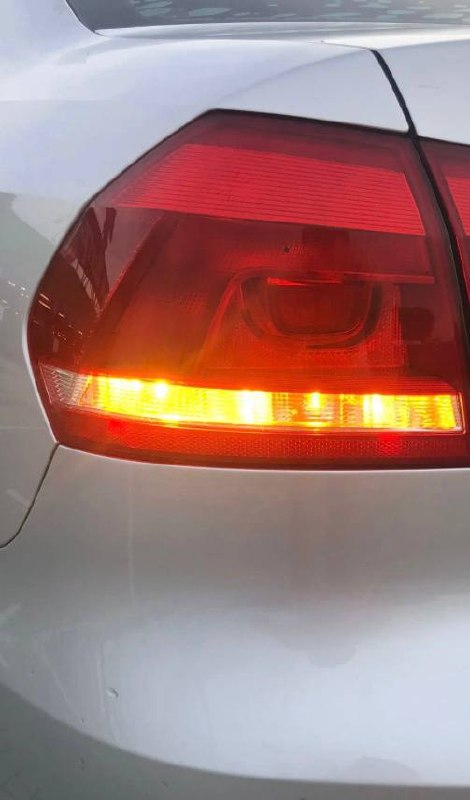 Купити задній стоп в крило (правий) Volkswagen до рест 